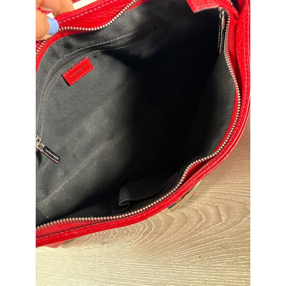 Burberry Red Grained Leather Horn Toggle Shoulder bag - Picture 8 of 10